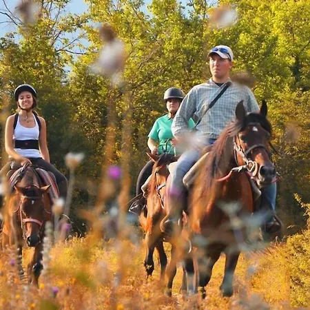 Holidays A - Natura, Relax E Benessere Nel Parco D'abruzzo Hotel