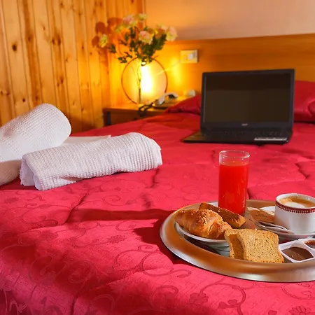 Holidays A - Natura, Relax E Benessere Nel Parco D'abruzzo Hotel 3*